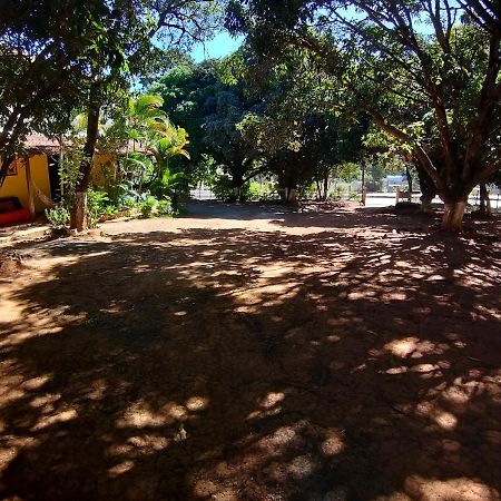 Pousada Das Mangueiras Brilho Da Noite Santana Do Riacho Bagian luar foto